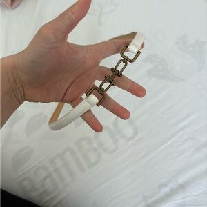 Elegant expandable Belt with Gold Accents